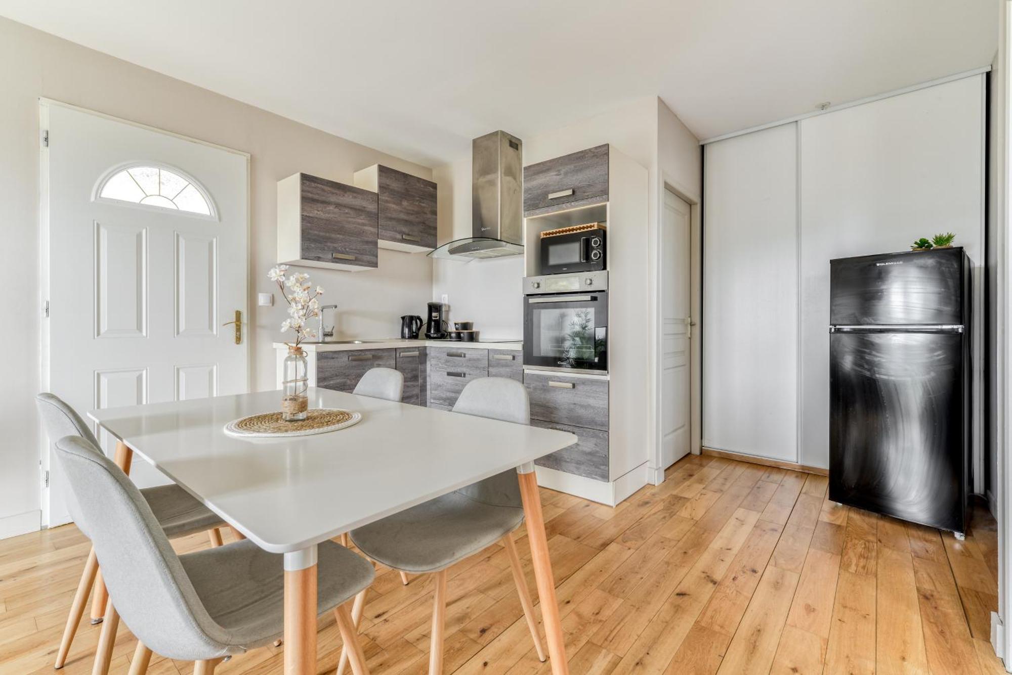 Apartment Le Soleil Du - Parking Privatif - Terrasse - Netflix - Clim