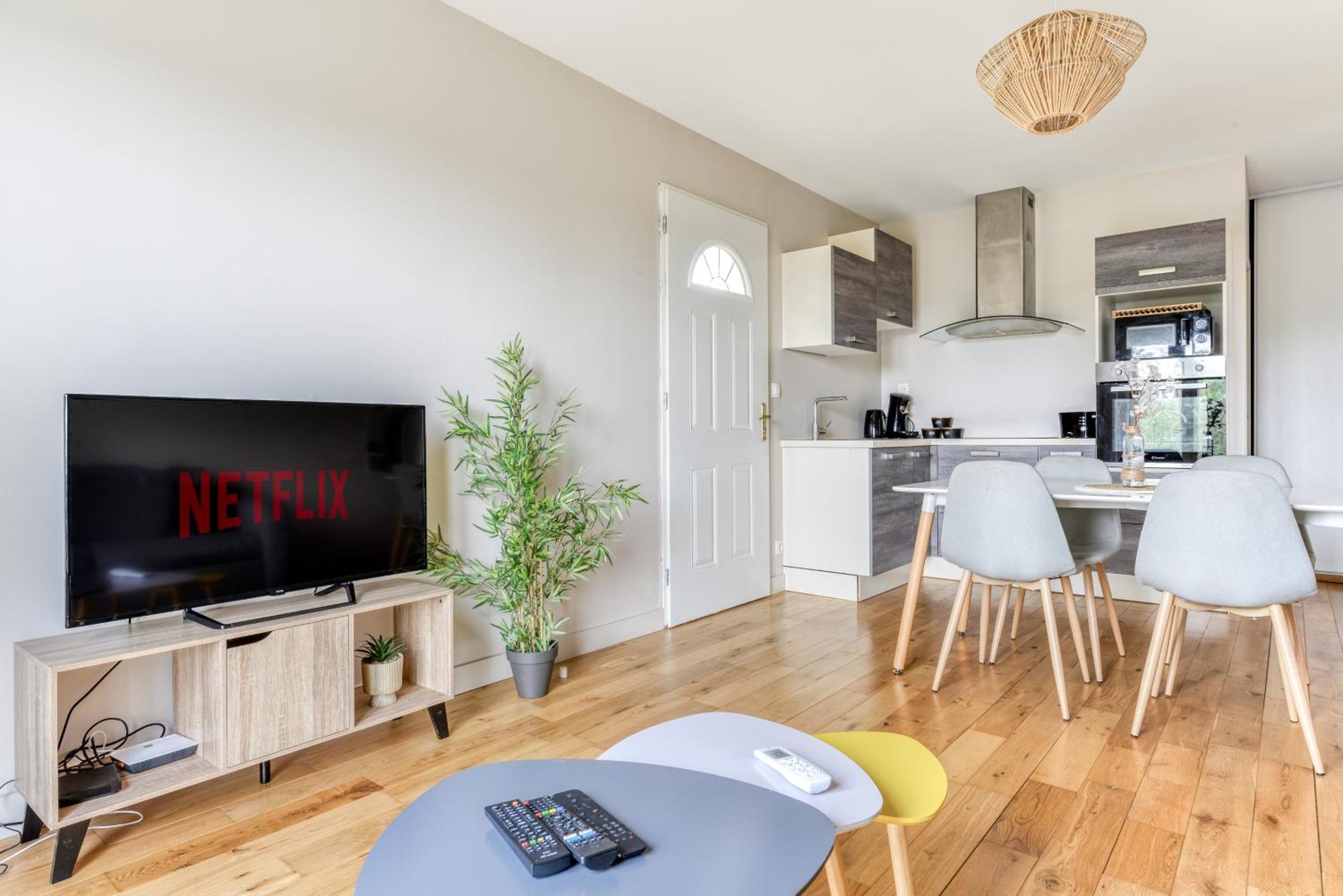 Apartment Le Soleil Du - Parking Privatif - Terrasse - Netflix - Clim Carcassonne